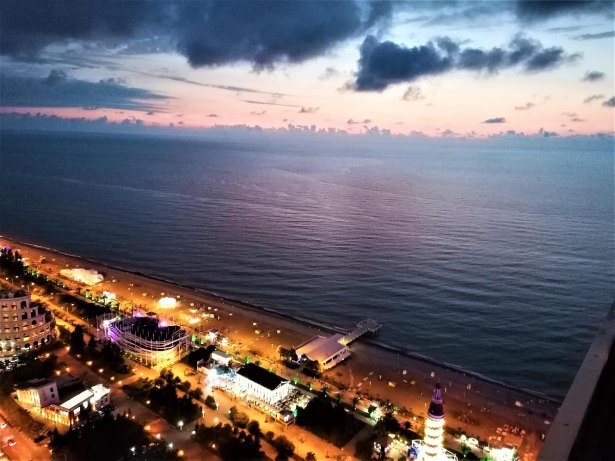Orbi City Sun Tower 43 Floor Батуми Екстериор снимка