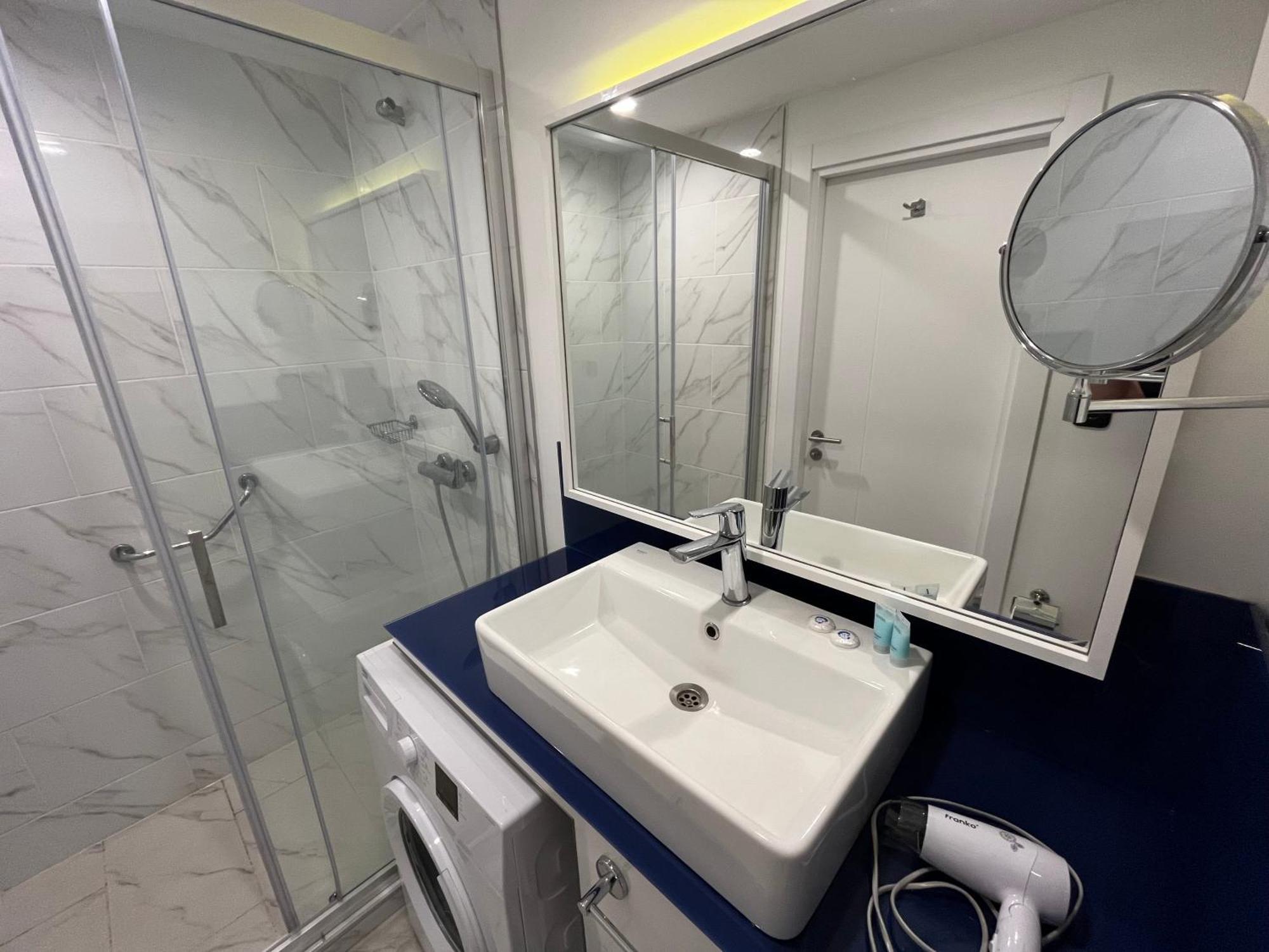 Orbi City Sun Tower 43 Floor Батуми Екстериор снимка