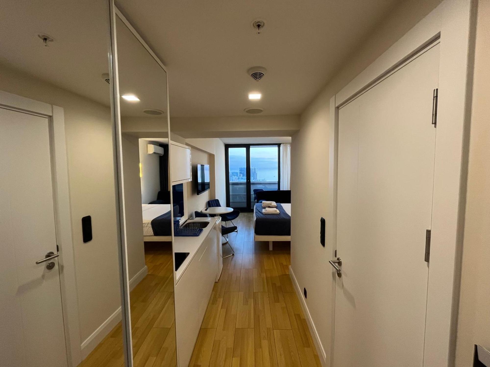 Orbi City Sun Tower 43 Floor Батуми Екстериор снимка