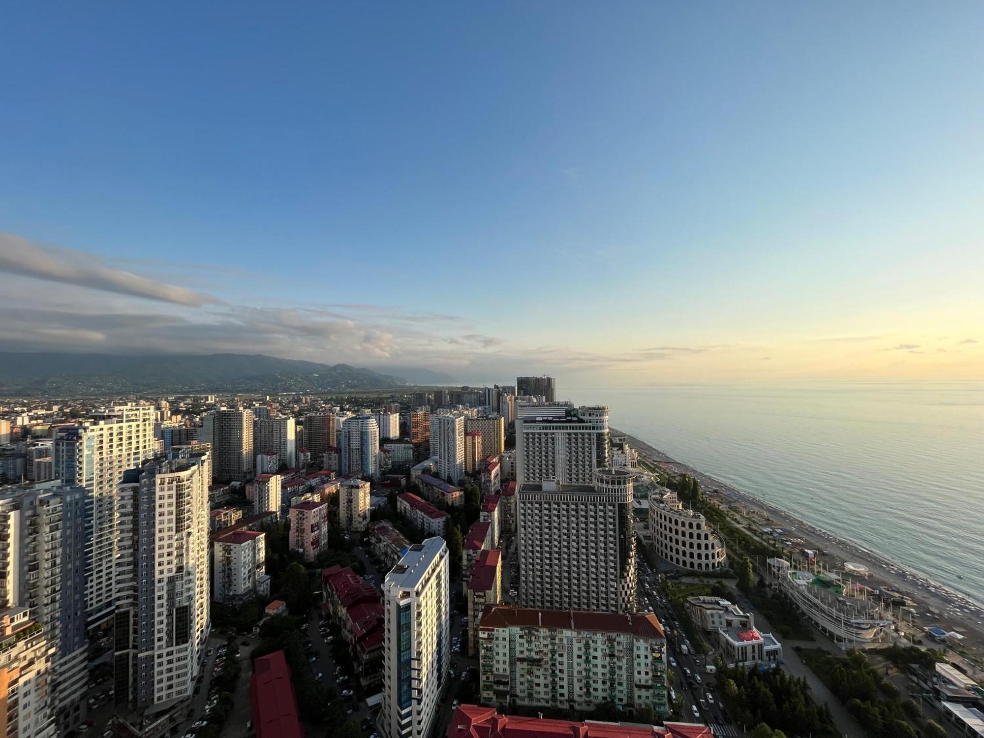 Orbi City Sun Tower 43 Floor Батуми Екстериор снимка