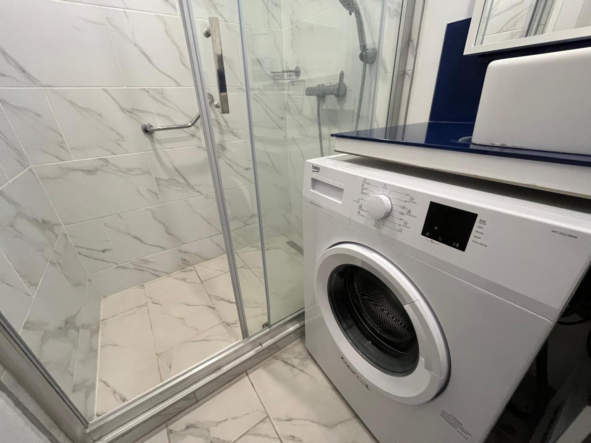Orbi City Sun Tower 43 Floor Батуми Екстериор снимка